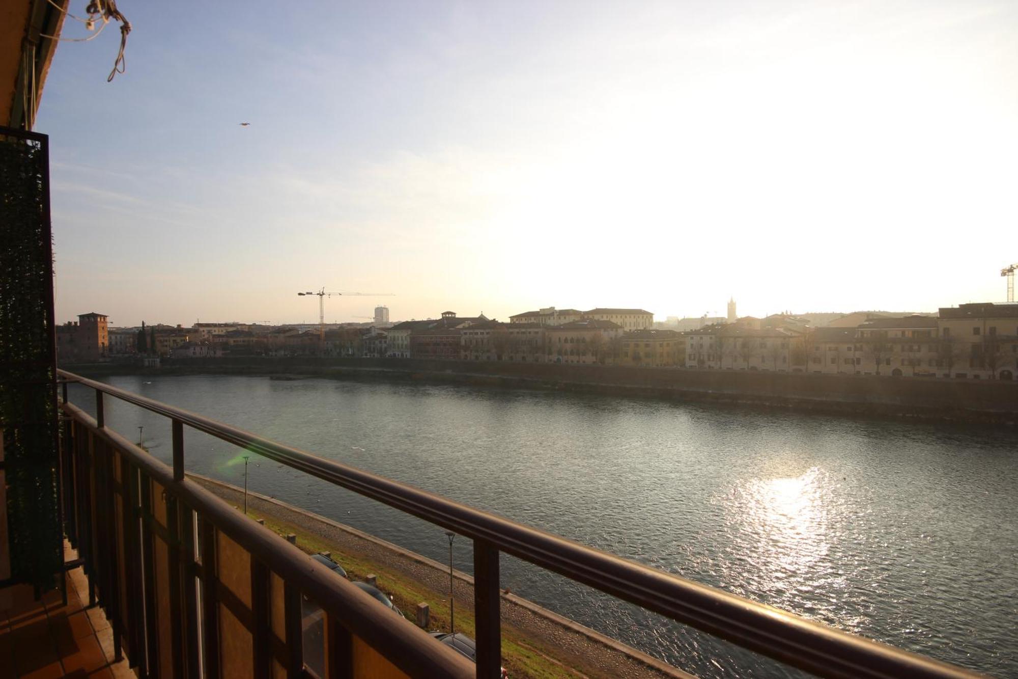 Vr Cangrande On The River Apartamento Verona