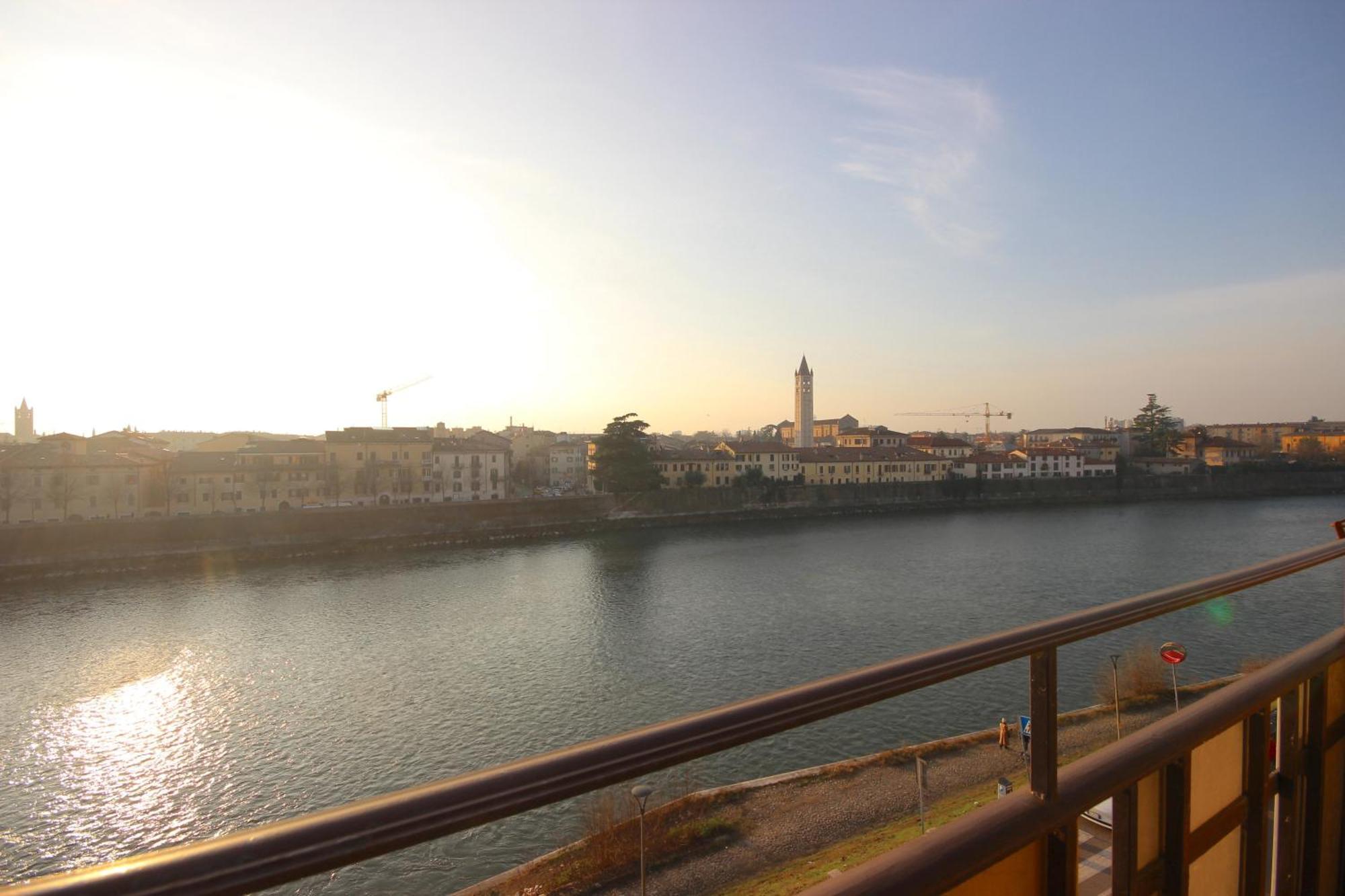 Vr Cangrande On The River Apartamento Verona
